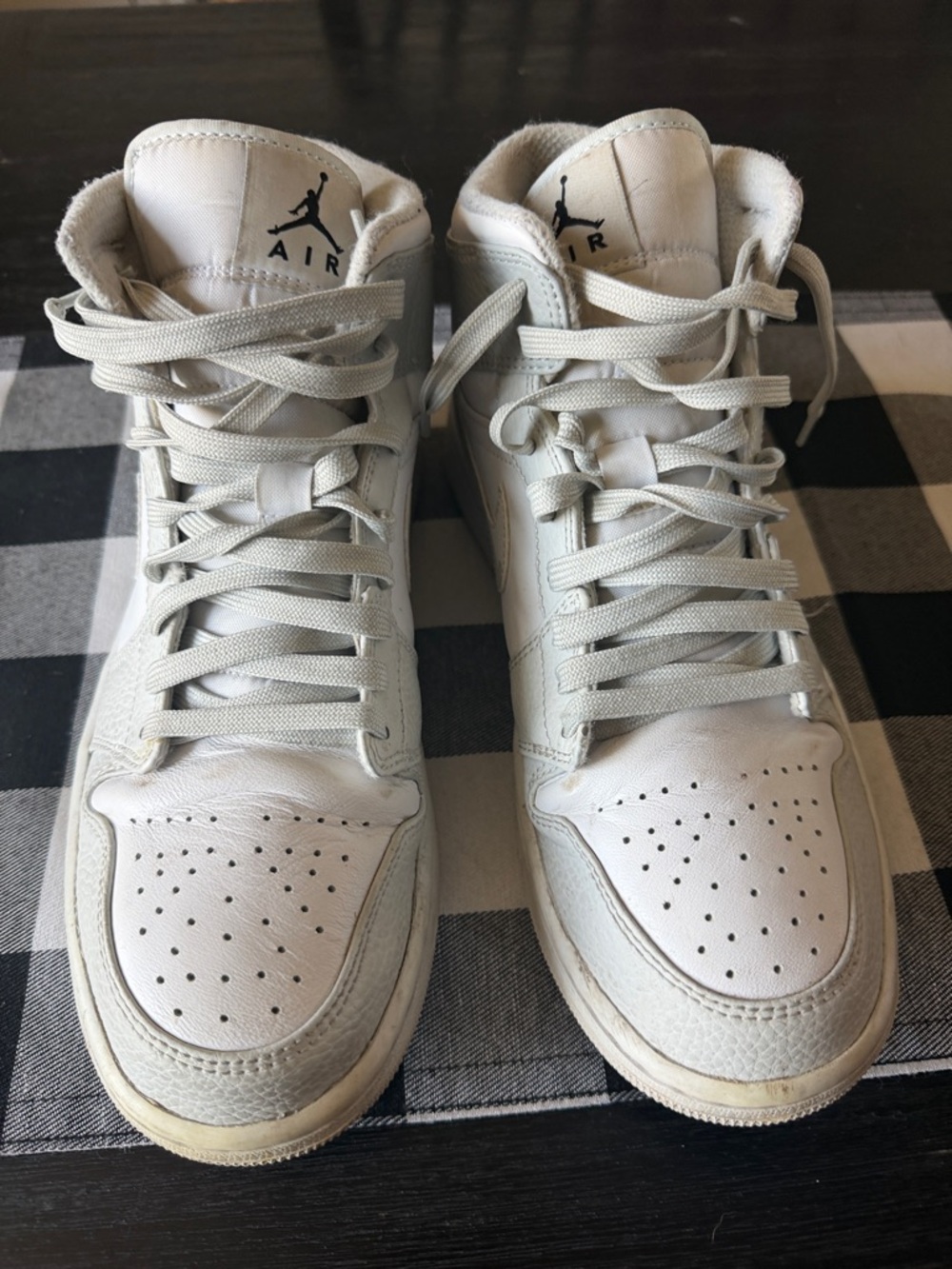 Nike Men's High-Top Sneakers in Light Gray and White camo Nike swoosh